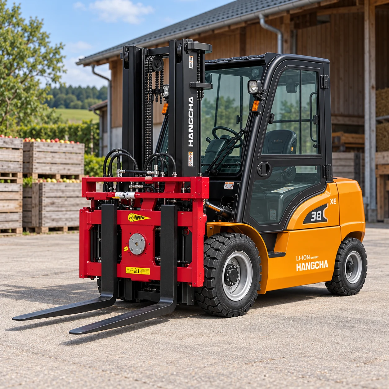 Hangcha XE Elektrostapler mit rotem WIFO-Drehgerät auf einem landwirtschaftlichen Betriebshof