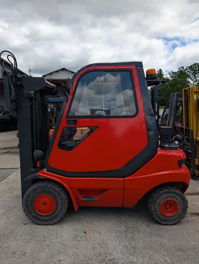 Linde Linde 2 tonnen Diesel Tripelx& Seitenschieber, Zinkenversteller, Kabine, StVo-Beleuchtung