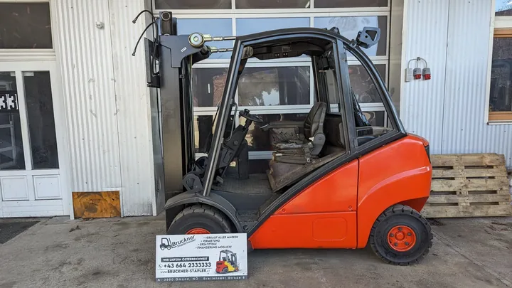 Linde Linde 2,5 tonnen Diesel Triplex& Zinkenversteller, 4 Ventile